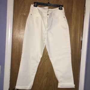 White Capri jeans